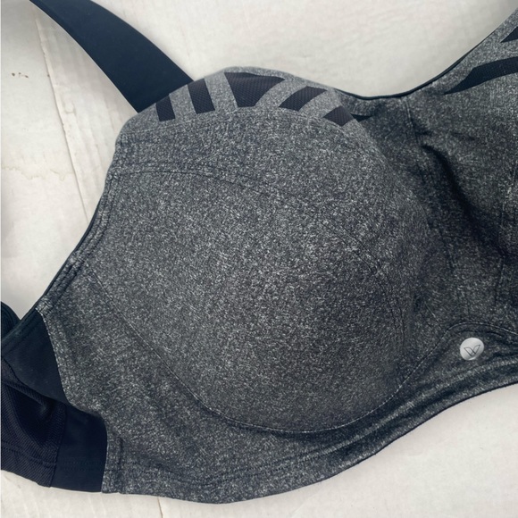 LIVI ACTIVE I Bra Sports Bra Max Support Wicking Underwire Size 46DDD - Picture 5 of 16